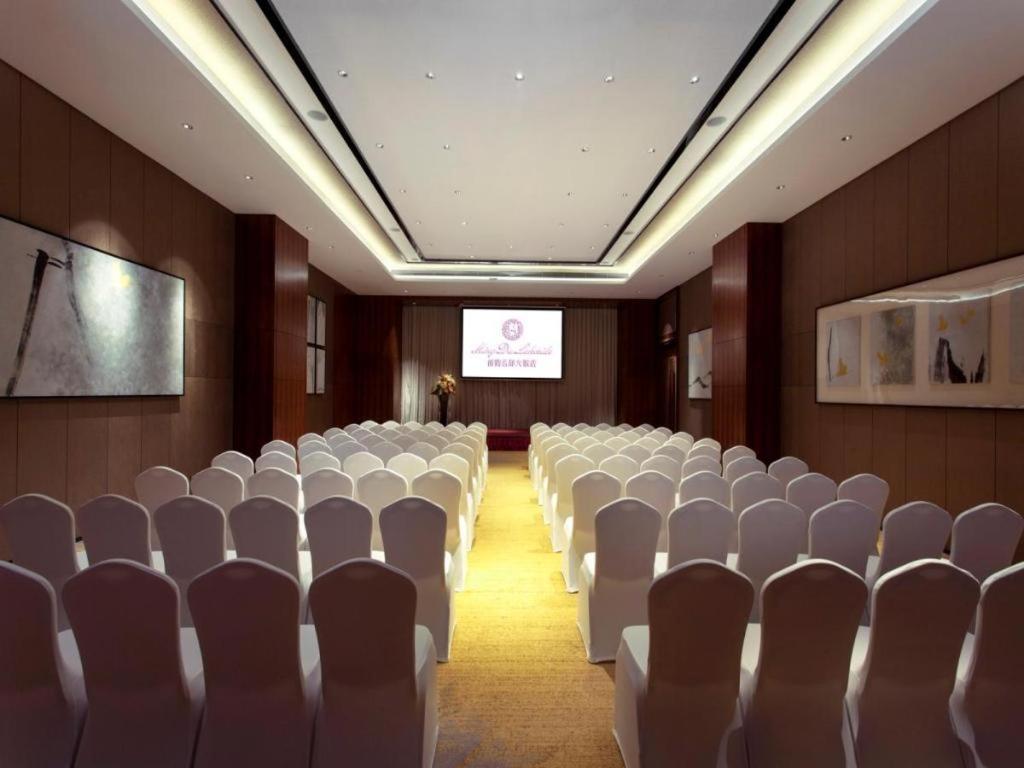 Ming Du Lakeside Hotel Nanning Bagian luar foto