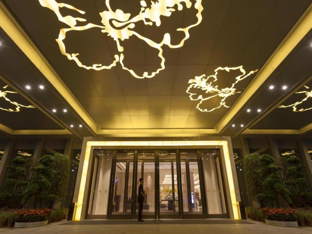 Ming Du Lakeside Hotel Nanning Bagian luar foto