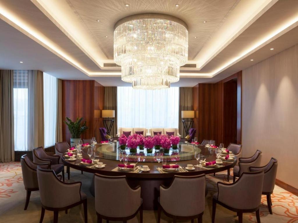 Ming Du Lakeside Hotel Nanning Bagian luar foto