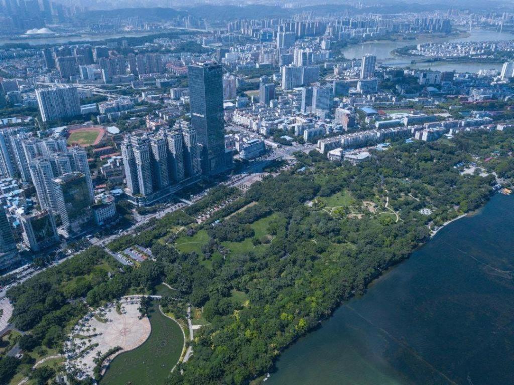 Ming Du Lakeside Hotel Nanning Bagian luar foto