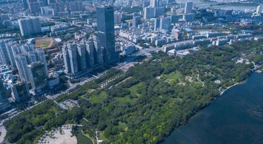 Ming Du Lakeside Hotel Nanning Bagian luar foto