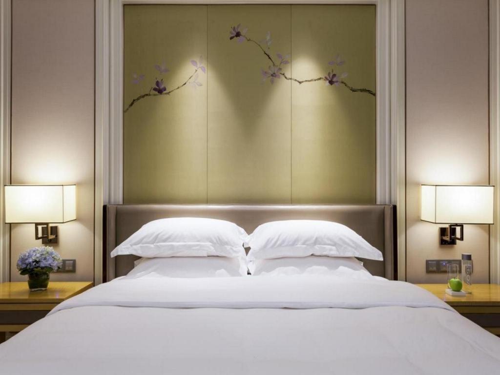 Ming Du Lakeside Hotel Nanning Bagian luar foto