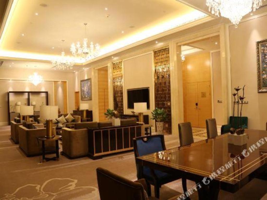 Ming Du Lakeside Hotel Nanning Bagian luar foto