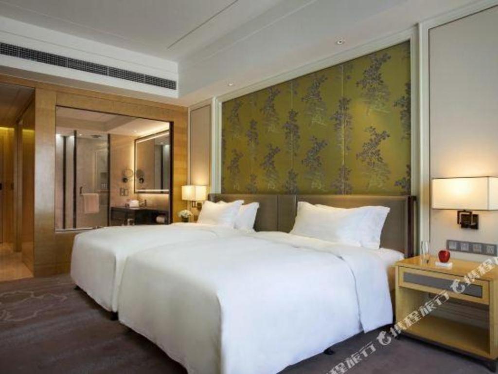 Ming Du Lakeside Hotel Nanning Bagian luar foto