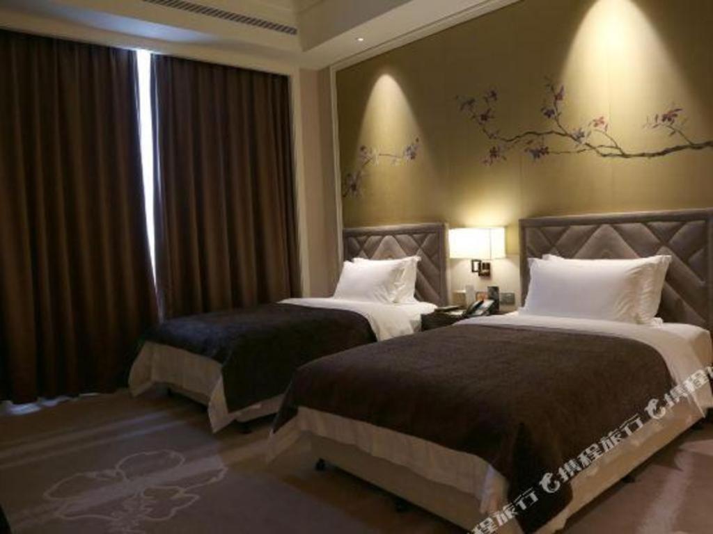 Ming Du Lakeside Hotel Nanning Bagian luar foto