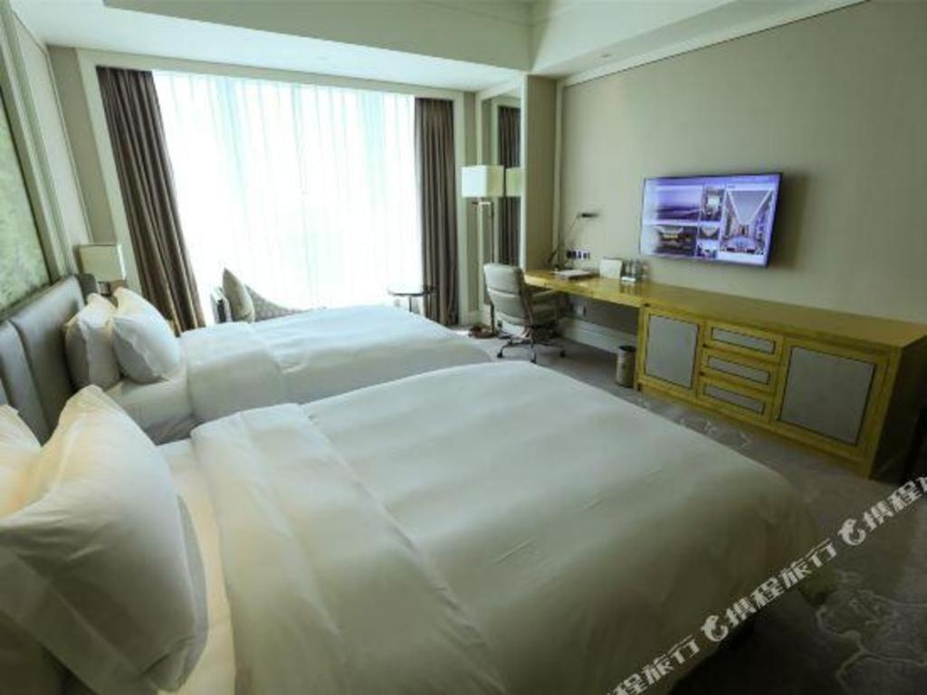 Ming Du Lakeside Hotel Nanning Bagian luar foto
