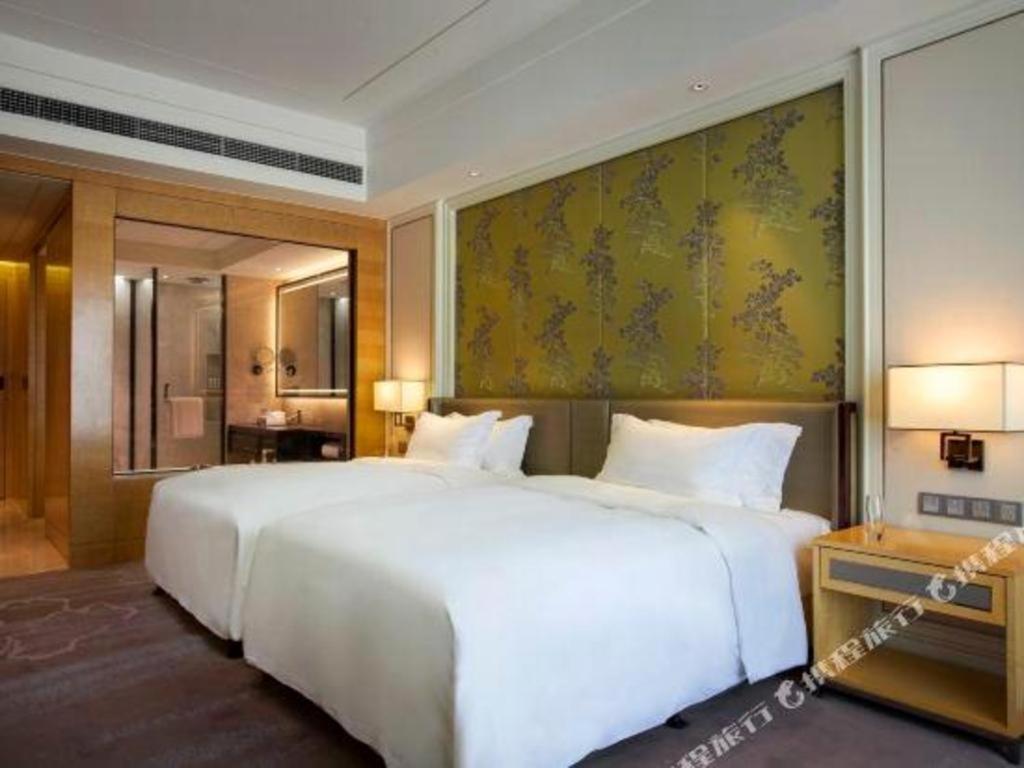 Ming Du Lakeside Hotel Nanning Bagian luar foto