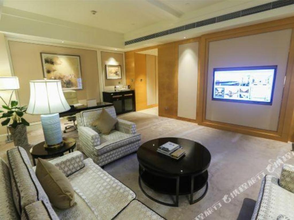 Ming Du Lakeside Hotel Nanning Bagian luar foto