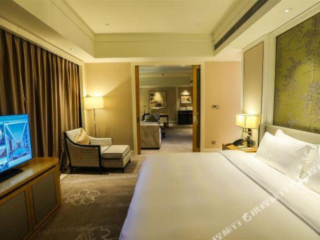 Ming Du Lakeside Hotel Nanning Bagian luar foto