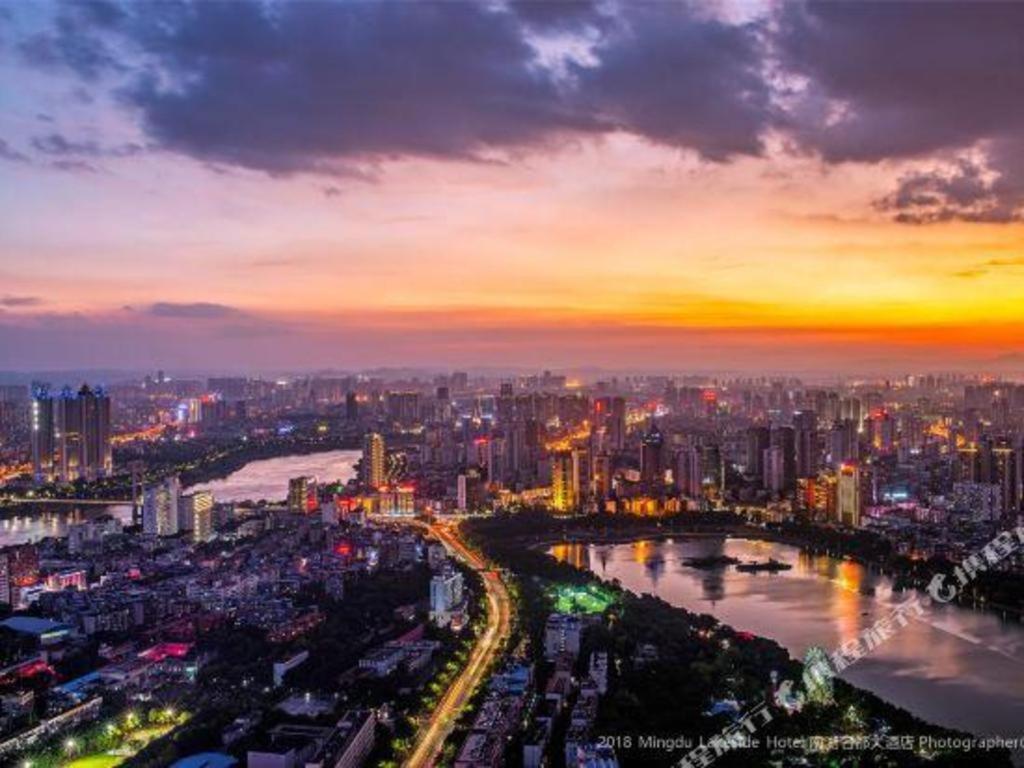Ming Du Lakeside Hotel Nanning Bagian luar foto