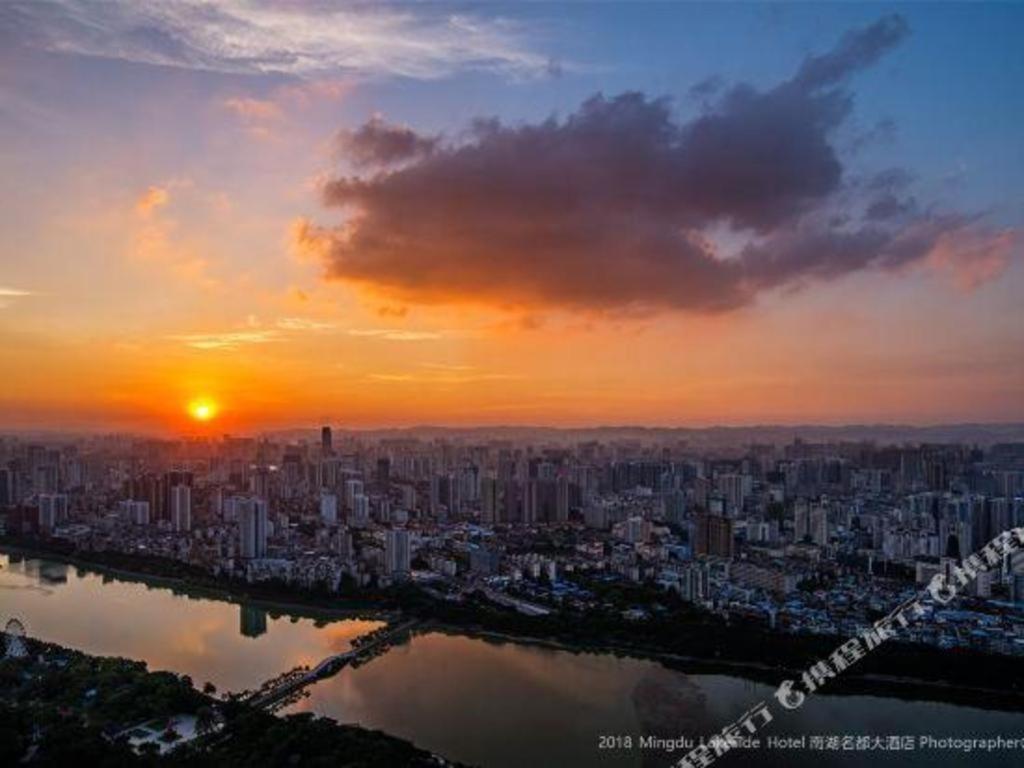 Ming Du Lakeside Hotel Nanning Bagian luar foto