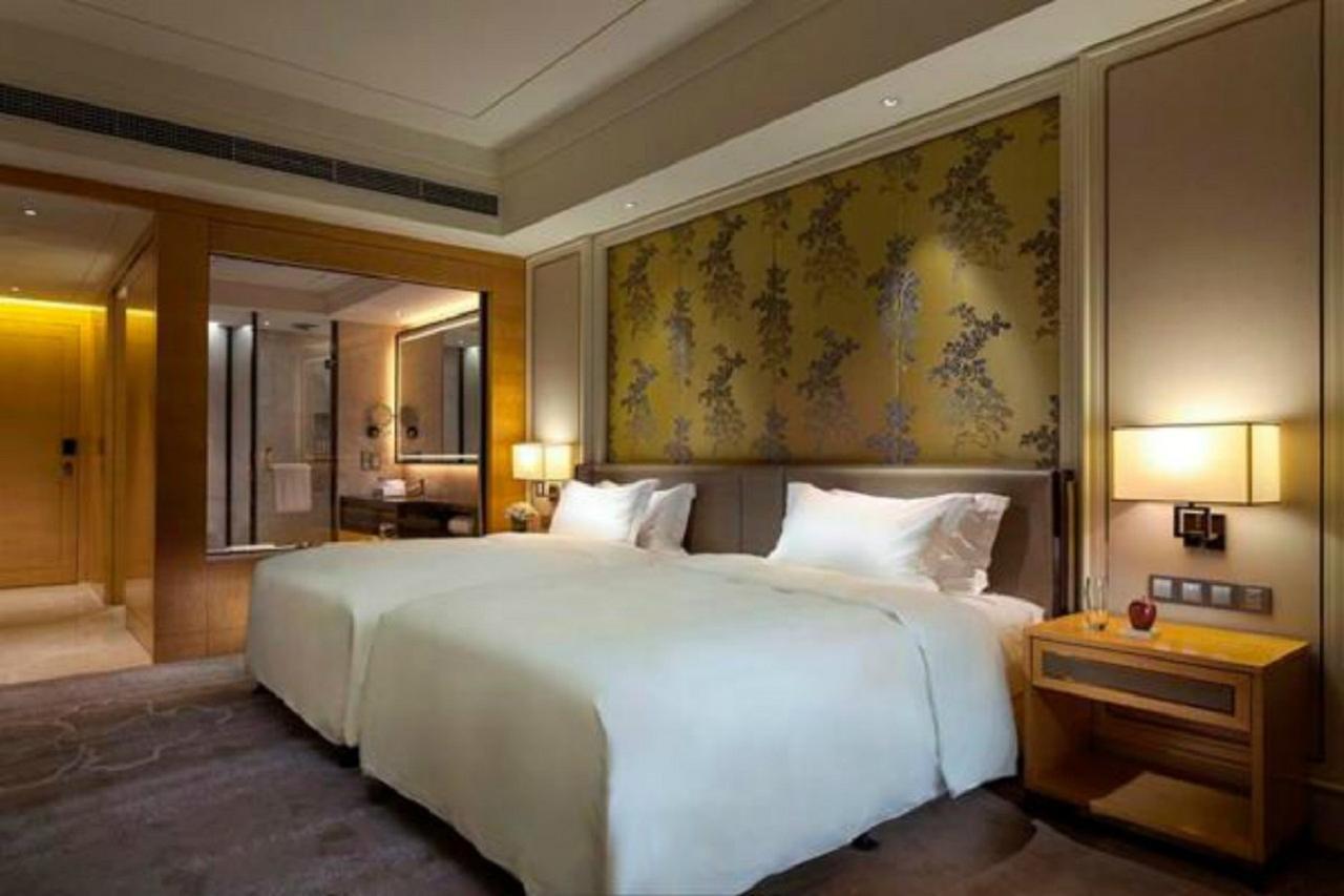 Ming Du Lakeside Hotel Nanning Bagian luar foto